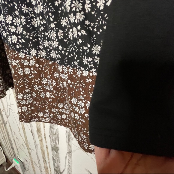 Bloomchic Size 26 Women’s Top- A Blend of Comfort and Style! P2P:26” L:33” NWOT - Picture 4 of 8